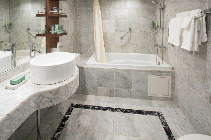 AQV American Duchess Deluxe Suite 2.jpeg